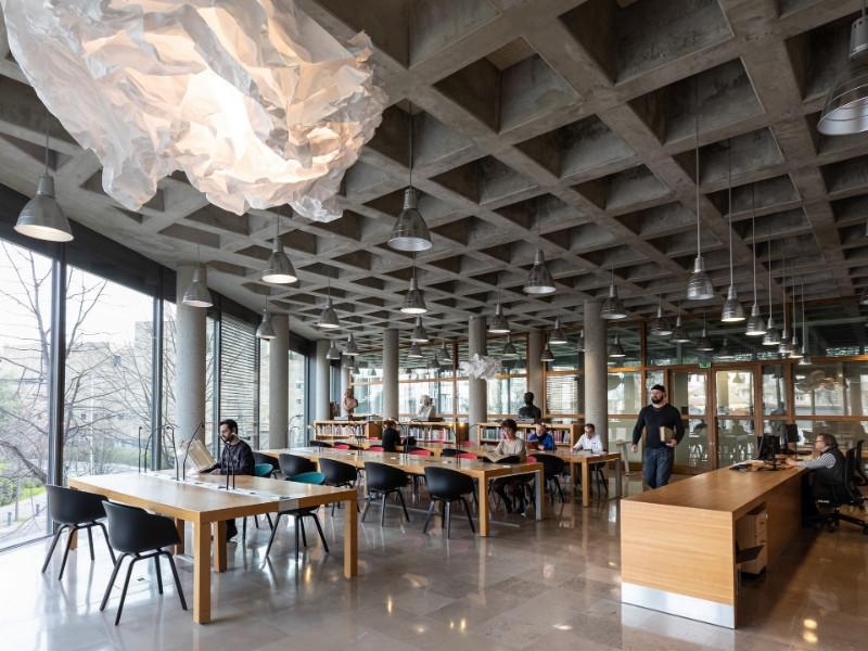 Image Les Méjanes - Bibliothèque patrimoniale Méjanes et archives municipales Michel Vovelle